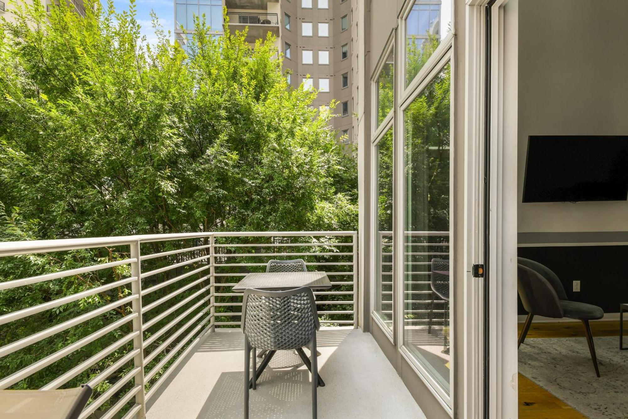 Апартаменты Stupendous Heart Of Piedmont Park Two Story Loft Атланта Экстерьер фото